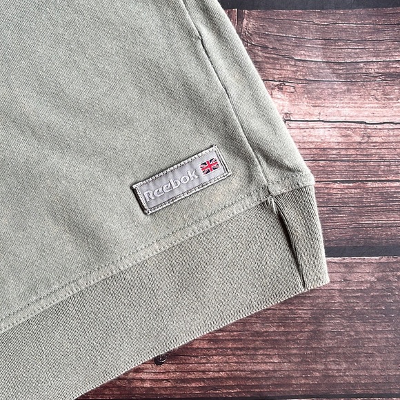 VINTAGE | Reebok Classic v-neck khaki sweater - Picture 4 of 10